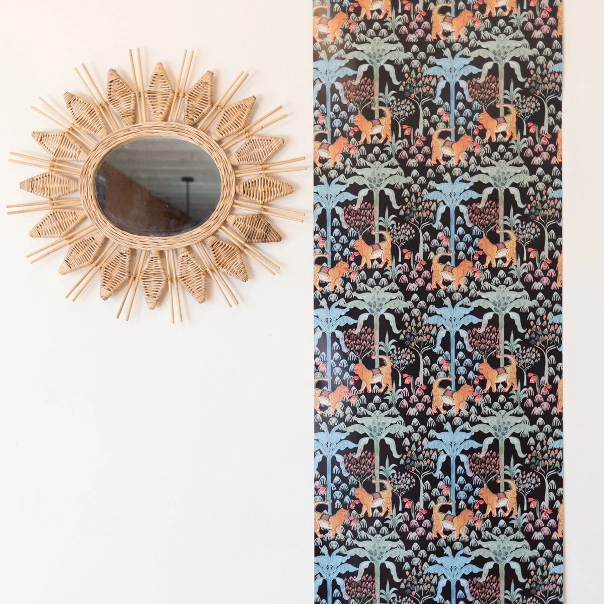 Jungalow® Tigris Wallpaper In Onyx By Justina Blakeney® - Sure Strip 8 Jungalow® Tigris Wallpaper In Onyx By Justina Blakeney® - Sure Strip